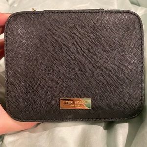 Henri Bendel Travel Jewelry Case Black